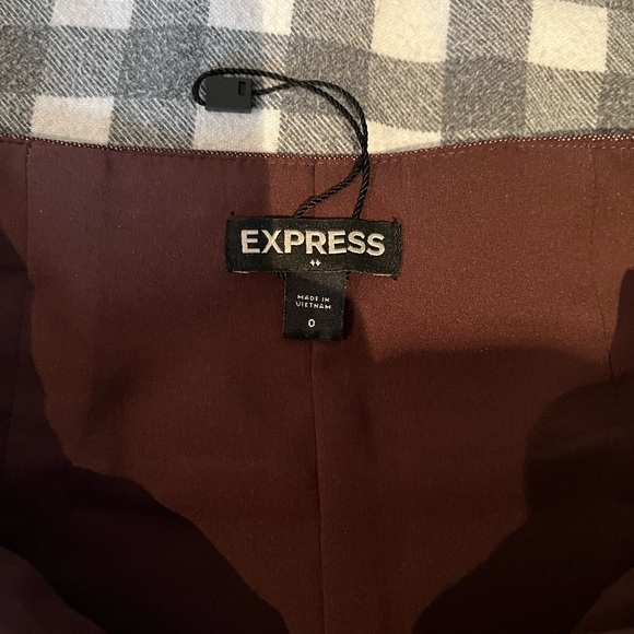 NWOT Express Maroon Pencil Skirt - Picture 6 of 6